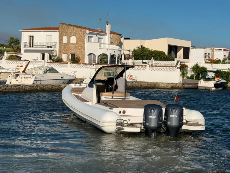 Location Semi-rigide à Empuriabrava - Magazzu MX 11