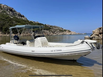 Alquiler de Nuova Jolly NJ 700 XL en Propriano