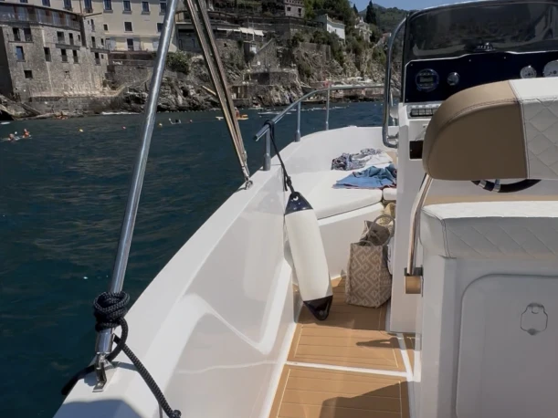 Louer Bateau à moteur avec ou sans skipper Idea Marine à Salerne