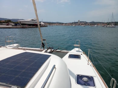 Location à Port de Hyères (St Pierre) - Lagoon Lagoon 42 sur SamBoat