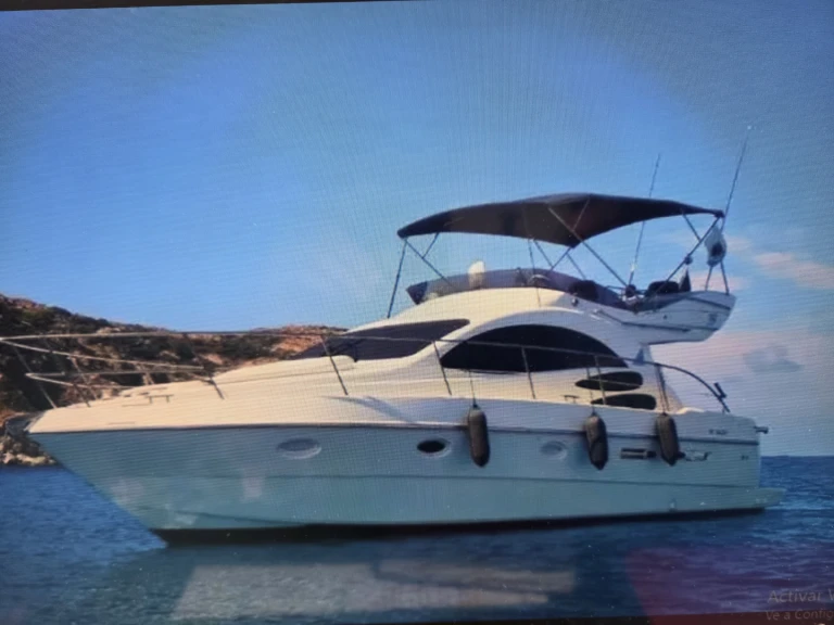 Location Bateau à moteur Sealine avec permis