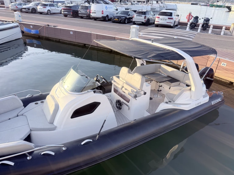 Location Semi-rigide Zodiac avec permis