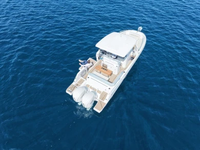 Motorboat hire in Cogolin - Jeanneau Cap Camarat 9.0 CC