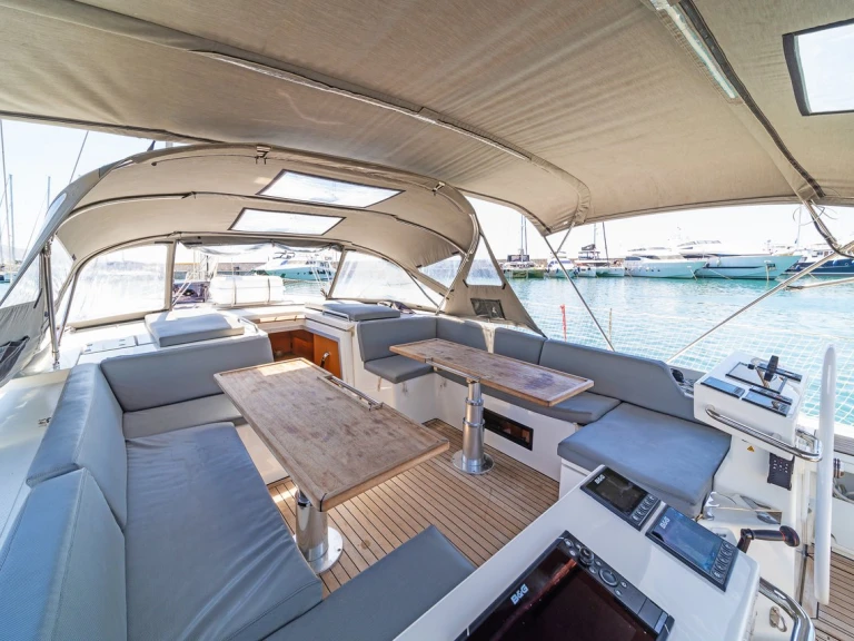 Location à Álimos - Bavaria Bavaria C57 sur SamBoat