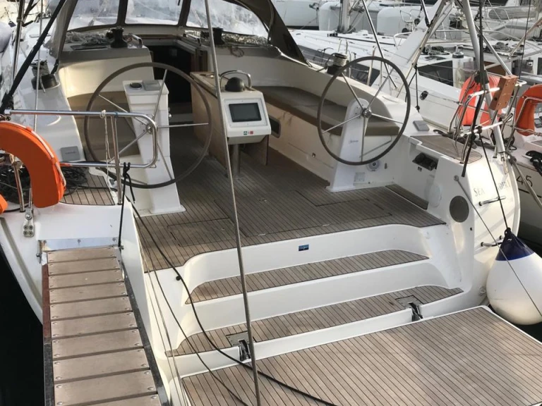 Louer Voilier avec ou sans skipper Bavaria à Álimos