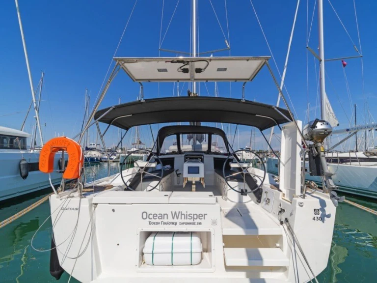 Location bateau Ávdira pas cher Dufour 430