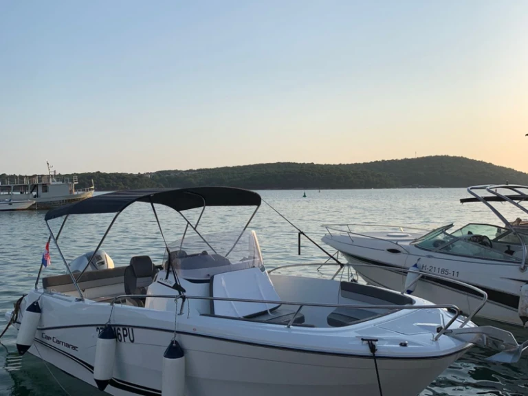 Location à Pula - Jeanneau Cap Camarat 6.5 CC sur SamBoat