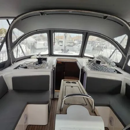Louez un Bavaria Bavaria C42 à Lefkáda