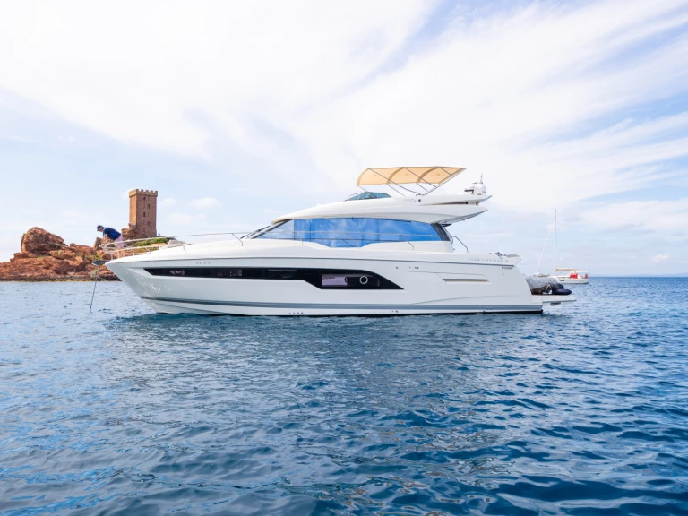 Louez un Prestige 630s à Cannes
