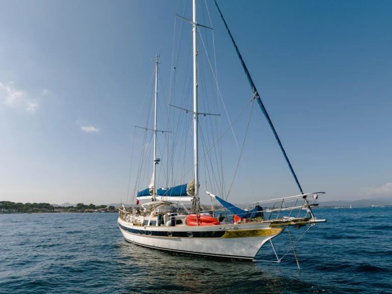 Location bateau Hyères pas cher Scorpio 72