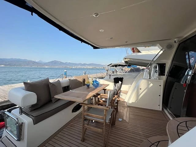 Louer Bateau à moteur avec ou sans skipper Custom Made à Göcek