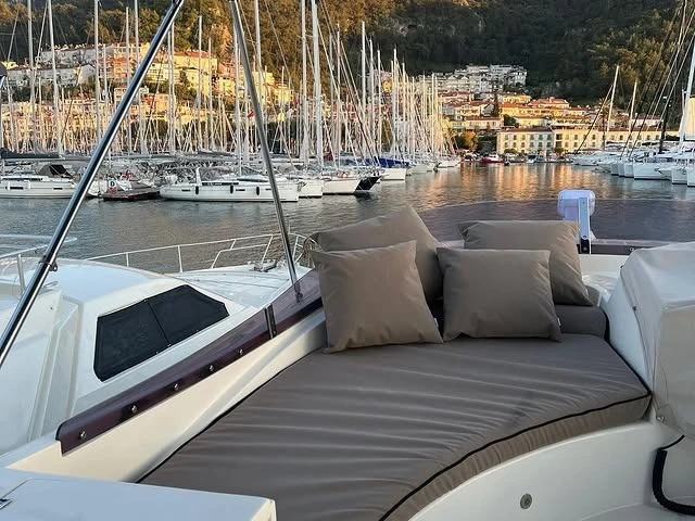 Louer Bateau à moteur avec ou sans skipper Custom Made à Göcek