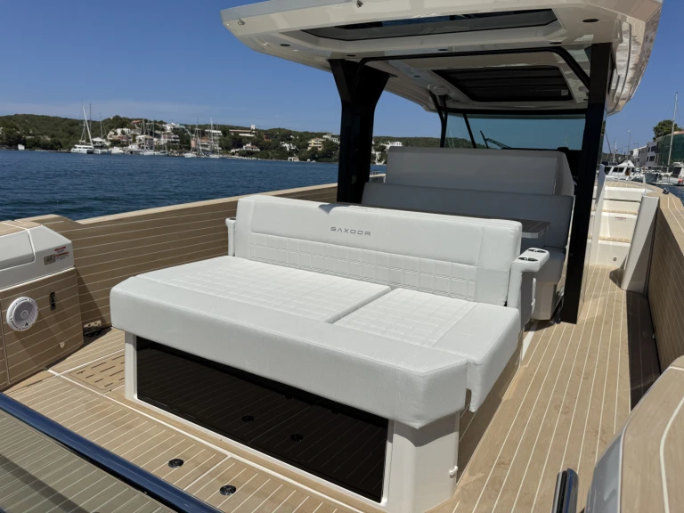 Location bateau Saxdor SAXDOR 400 GTS à Port de Port Mahon sur Samboat