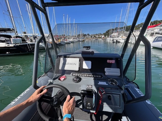 Louer Semi-rigide avec ou sans skipper Highfield à La Trinité-sur-Mer