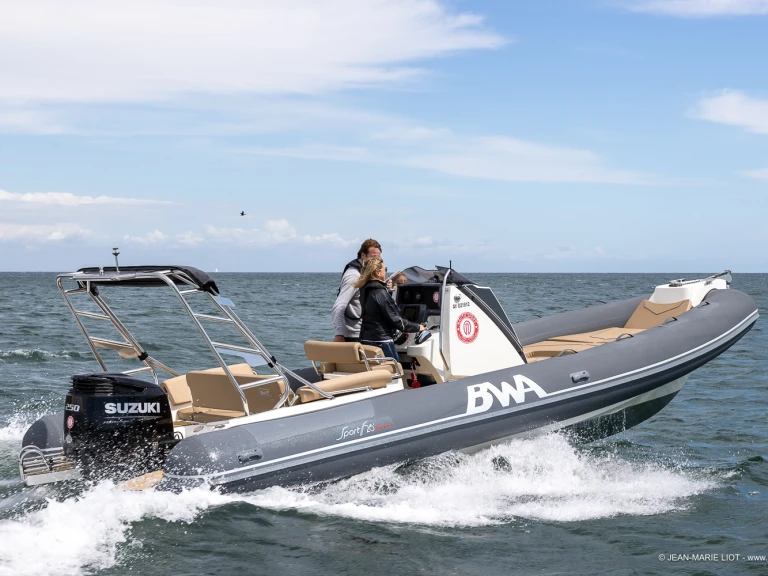 Louer Semi-rigide avec ou sans skipper Bwa à La Trinité-sur-Mer