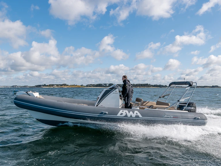Location bateau La Trinité-sur-Mer pas cher Sport 26 GTO