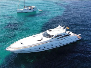 Hire Luxury Yacht Sunseeker with a boat licence