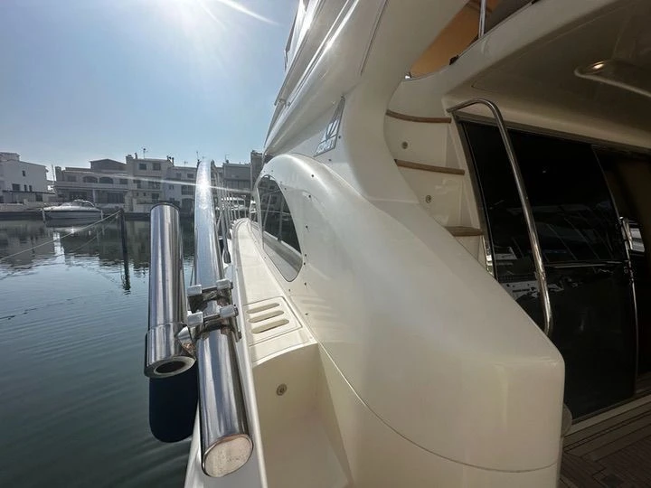 Location bateau Roses pas cher Azimut 55 Fly