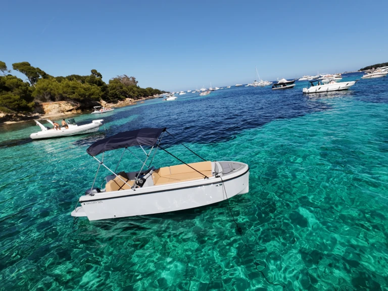 Location bateau Mandelieu-la-Napoule pas cher BlueWater 170