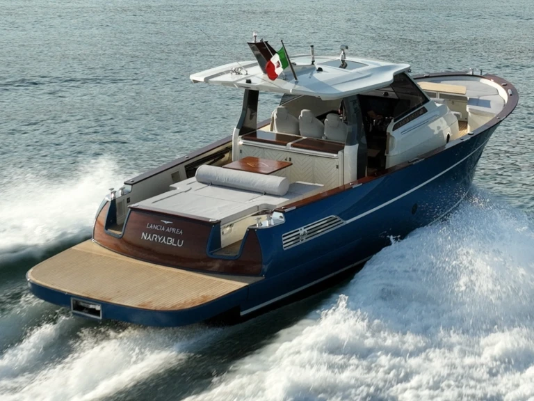 Location Bateau à moteur Lancia Aprea avec permis