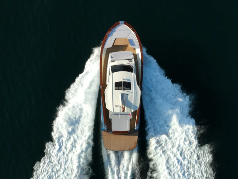 Bateau à moteur à louer à Sorrento au meilleur prix