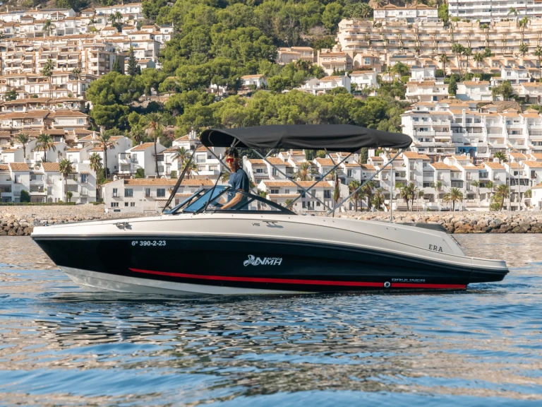 Louez un Bayliner VR5 à La Herradura