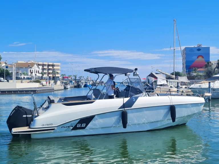 Bateau à moteur à louer à Saint-Raphaël au meilleur prix
