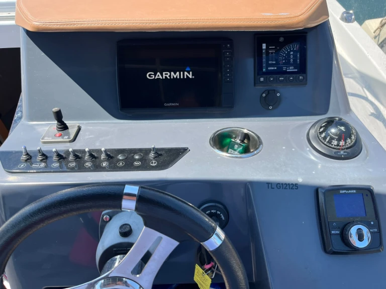 Location Bateau à moteur à Saint-Raphaël - Bénéteau Flyer 8.8 SUNdeck