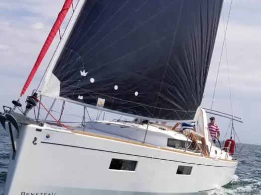Bénéteau Oceanis 38.1 a louer à Les Sables-d'Olonne