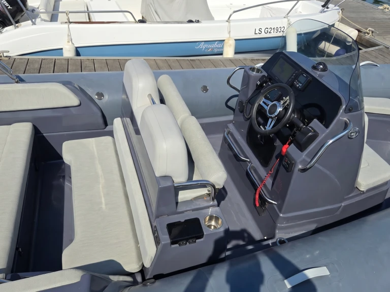 Location bateau Zodiac Medline 7.5 à Les Sables-d'Olonne sur Samboat