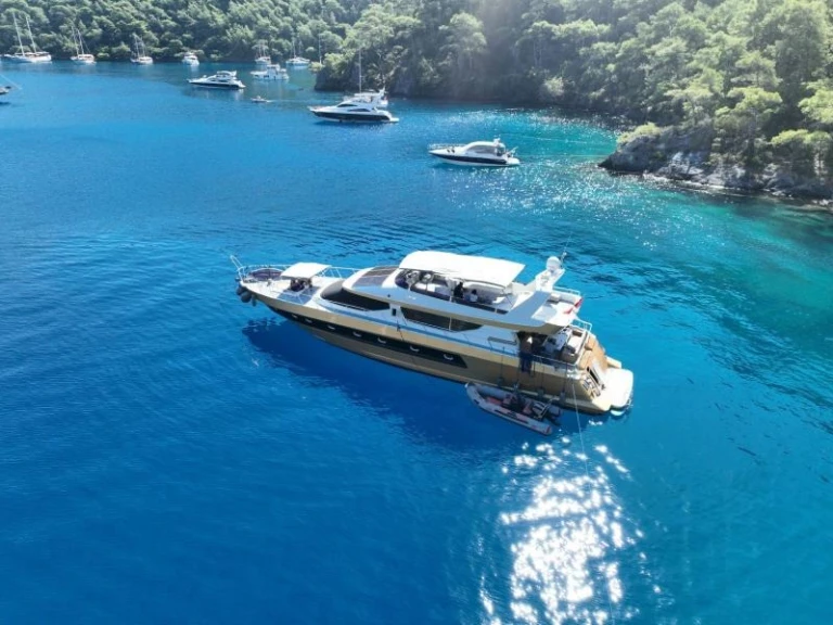 Louer Bateau à moteur avec ou sans skipper Custom Made à Göcek