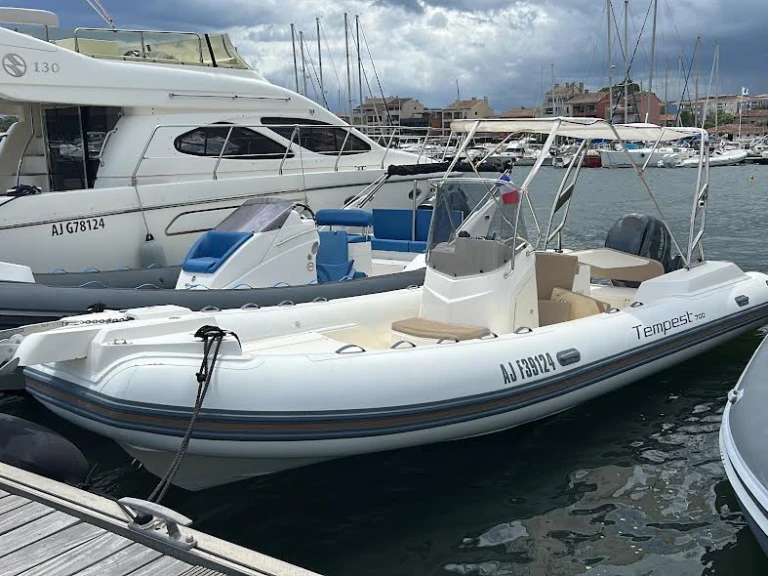 Location à Porto-Vecchio - Capelli Tempest 700 Sun sur SamBoat