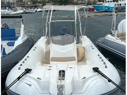 Louer Semi-rigide avec ou sans skipper Capelli à Porto-Vecchio