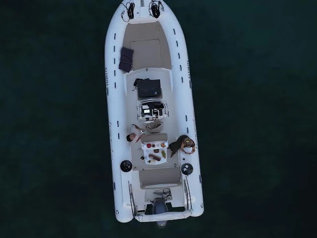 Semi-rigide à louer à Porto-Vecchio au meilleur prix