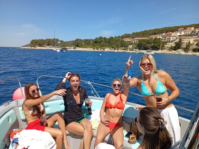 Location à Split - Jeanneau Cap Camarat 7.5 CC Style sur SamBoat