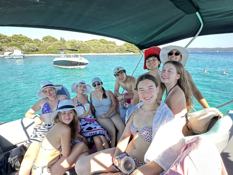 Location Bateau à moteur Jeanneau avec permis