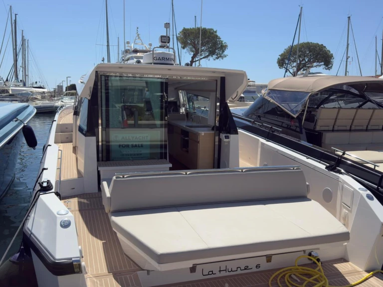 Bateau à moteur à louer à Beaulieu-sur-Mer au meilleur prix