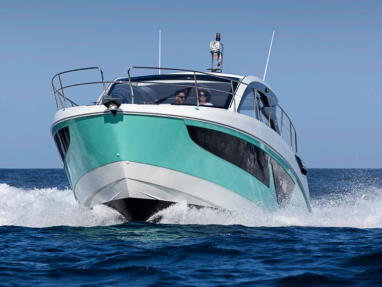Bateau à moteur à louer à Les Sables-d'Olonne au meilleur prix