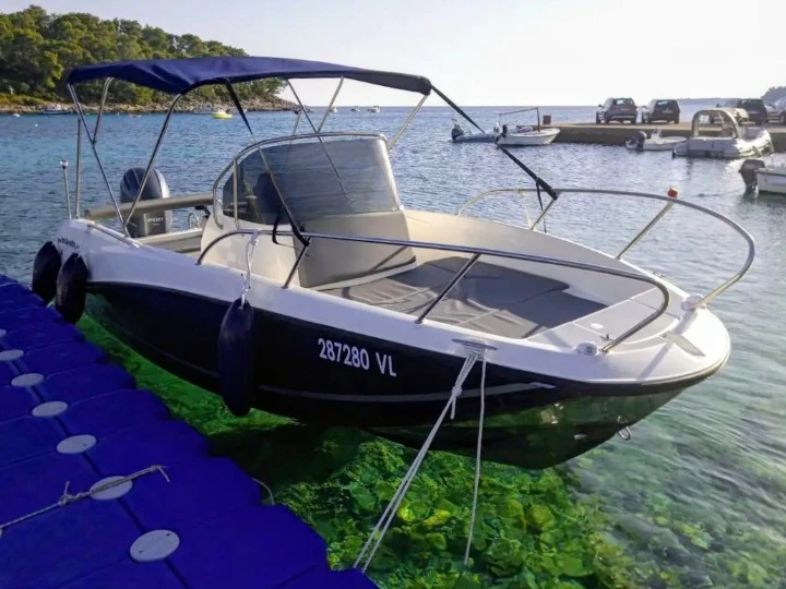Location Bateau à moteur Quicksilver avec permis
