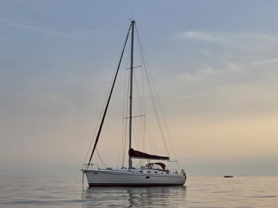 Sailboat to hire Arzon at the best price