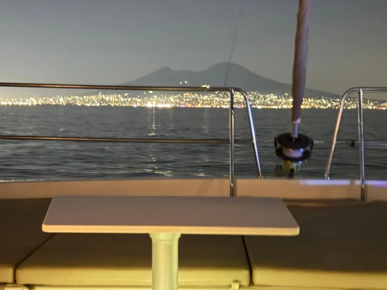 Location bateau Bali Bali 4.3 à Rada di Napoli sur Samboat