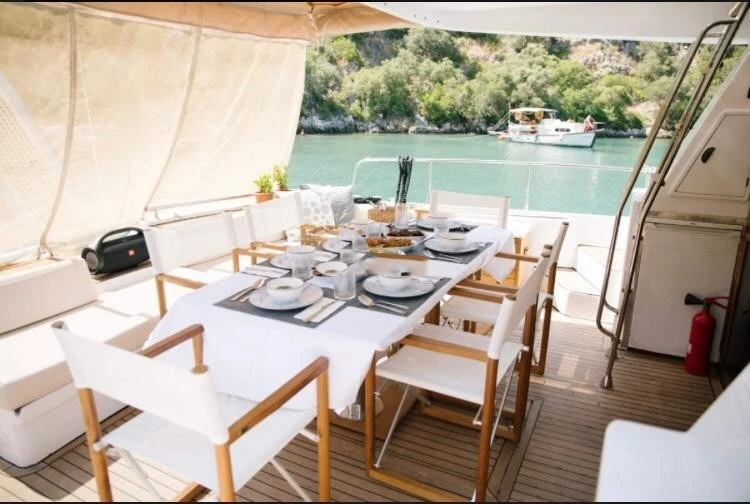 Louer Bateau à moteur avec ou sans skipper Custom Made à Göcek