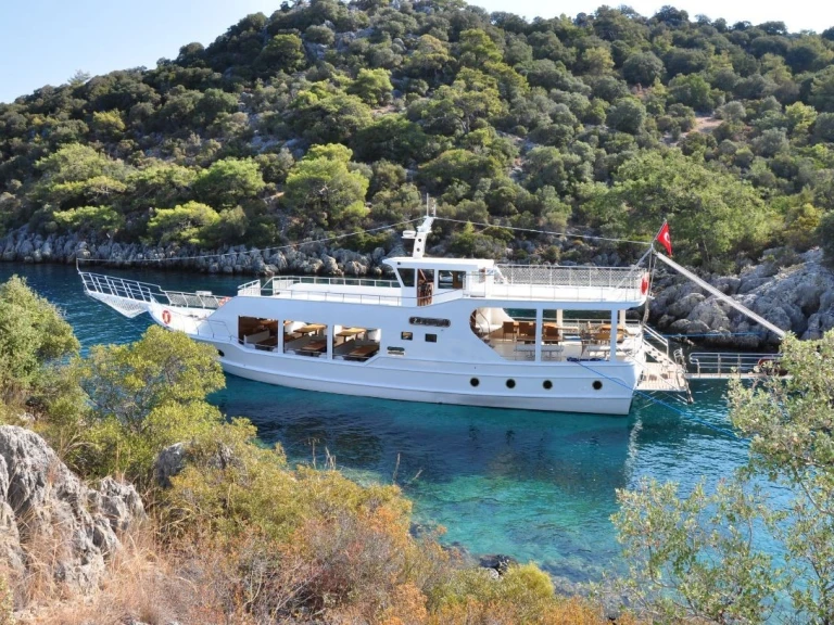 Louer Bateau à moteur avec ou sans skipper Custom Made à Göcek