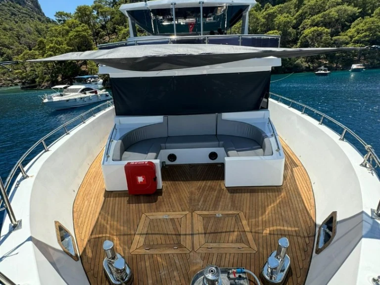 Louer Bateau à moteur avec ou sans skipper Custom Made à Göcek