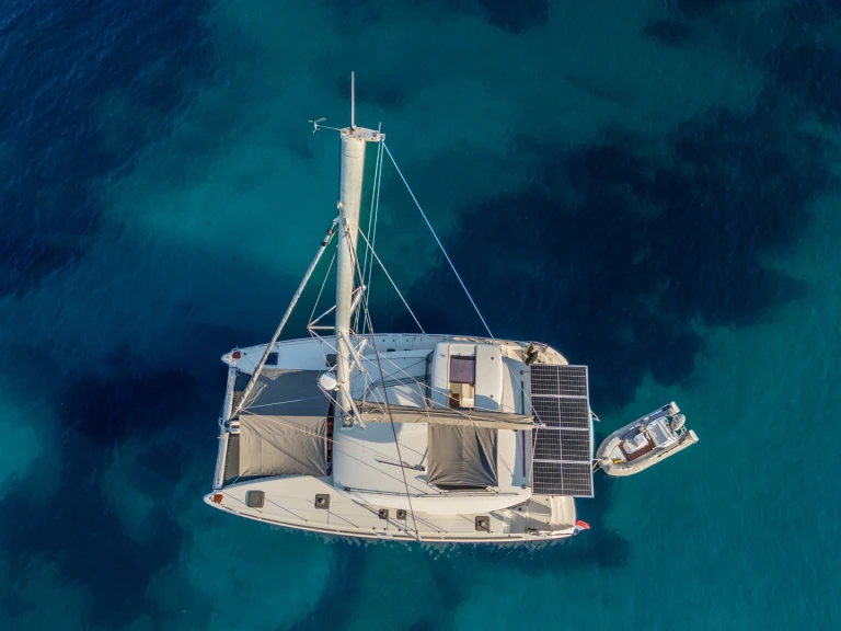 Location à Ajaccio - Lagoon Lagoon 450 Sport Top sur SamBoat