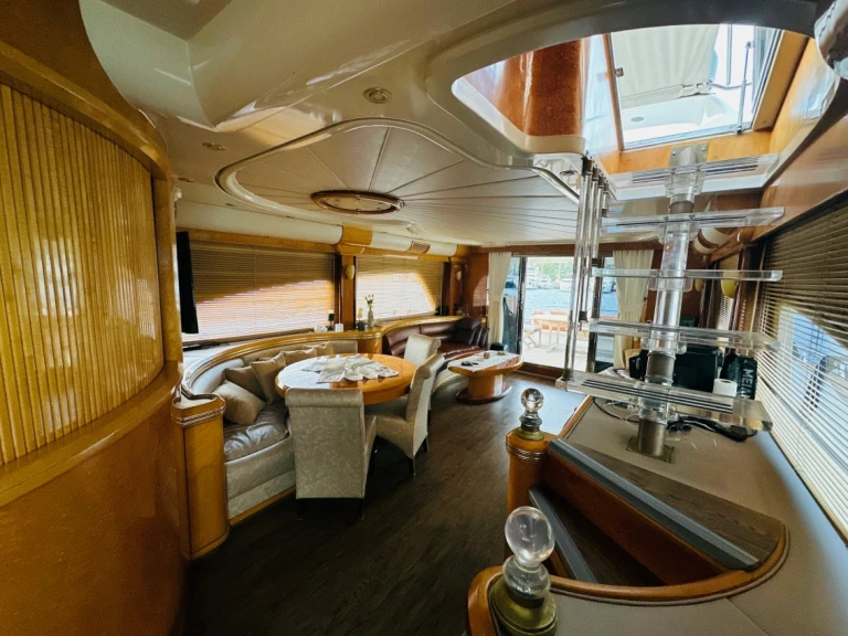 Louer Bateau à moteur avec ou sans skipper Custom Made à Göcek