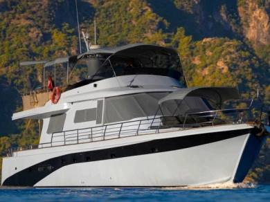 Motorboot mit oder ohne Skipper Custom Made mieten in Göcek