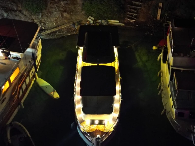 Louer Bateau à moteur avec ou sans skipper Custom Made à Göcek