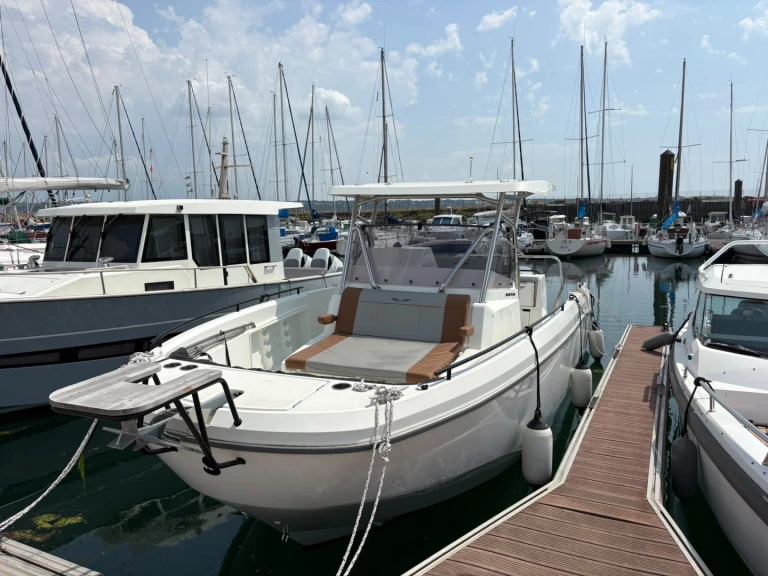 Bateau à moteur à louer à Brest au meilleur prix