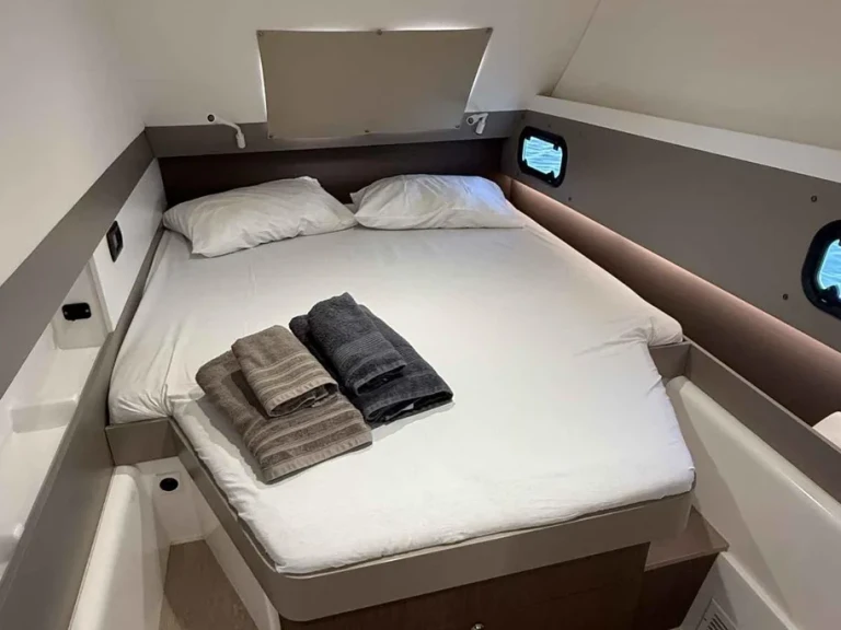 Location bateau Bali Bali 4.3 à Rada di Napoli sur Samboat